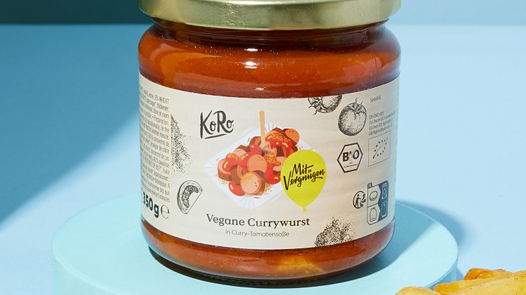 Vegane Currywurst in Curry-Tomatensoße