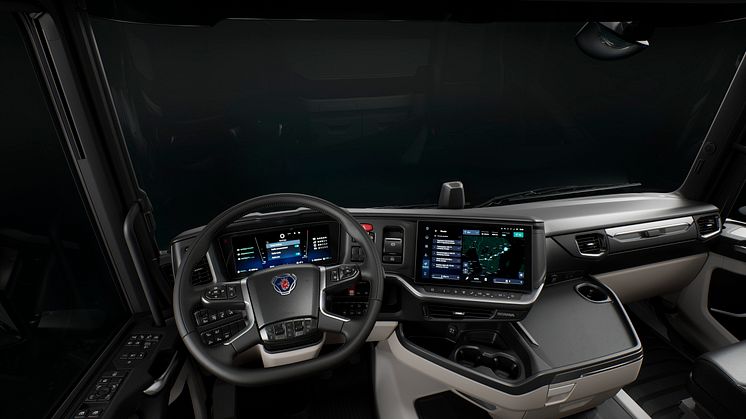 Scania Smart Dash representerer de siste fremskrittene innen menneske-maskin-interaksjon i tunge kjøretøy. Sjåføren velger selv hvilken informasjon som skal vises (eller skjules), og hele løsningen er utviklet for å være intuitiv og brukervennlig med