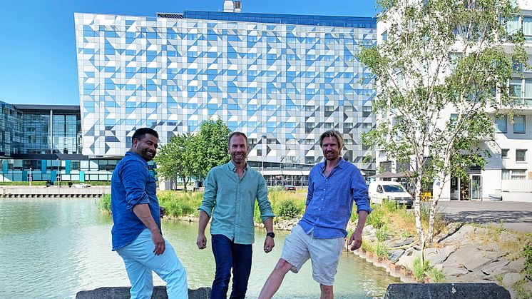 Sebastian Vithal, Älvstranden Utveckling och Eric Cardell och Victor Ericson från Calere Fastighets AB.