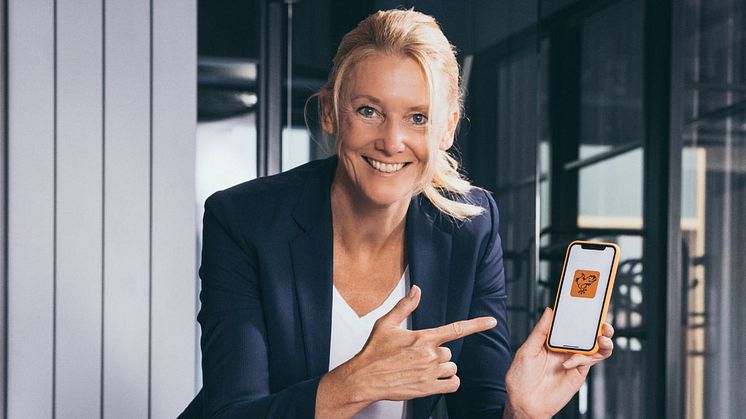 Gründerin Elke Schwarz will mit ihrer App Orange Salamander die Kommunikation von Pharma- und Medizintechnikunternehmen mit Medizinerinnen und Medizinern modernisieren, digitalisieren und optimieren. Bild: Nebular Production / Orange Salamander