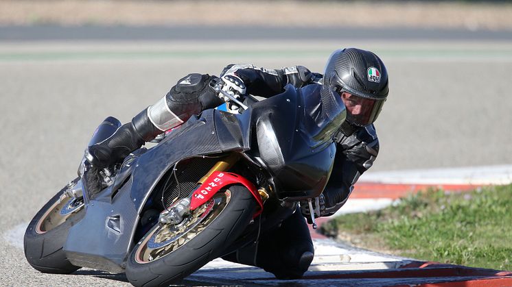 Tested by Pros_Guy Martin and Honda