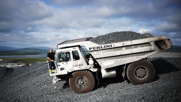 Perlini tipptruckar hos Swecon Anläggningsmaskiner