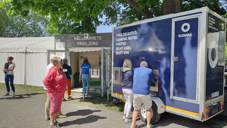 The Bluewater mobile hydration station delivers pure water free of contamination and helps banish the need for single use plastic bottles and their polluting transportation.
