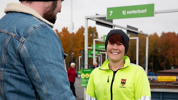 Cecilia Pettersson på Atleverkets återvinningscentral, Örebro.