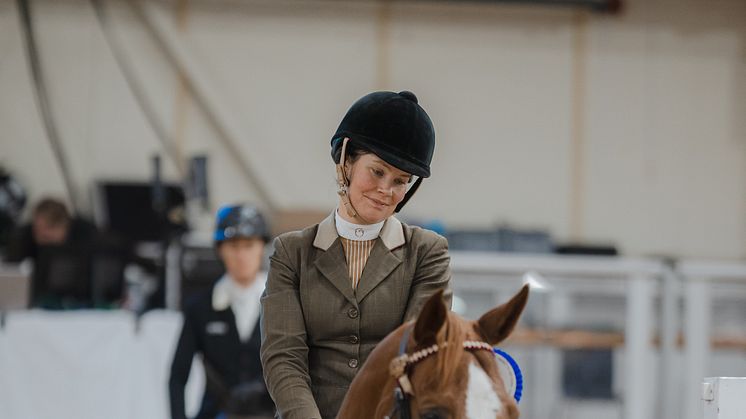 Siri Swärd och Just A Dream Mi Amor från Åby Ridklubb var en av två segrare i dagens ATG Riders League, kval - 1.35 på Jönköping Horse Show 