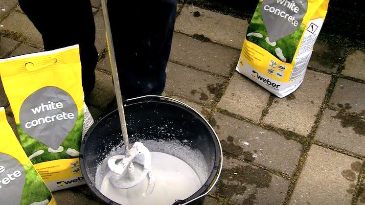 Weber white concrete blandas endast med vatten 