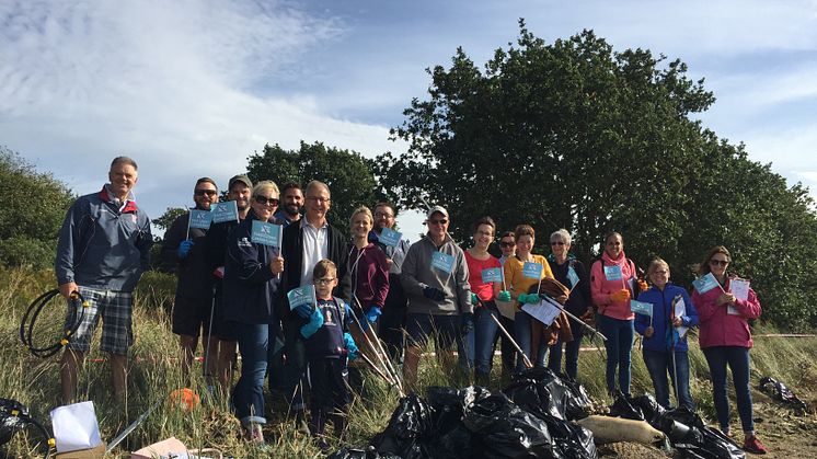 Fred. Olsen holds first-ever 'Beachwatch' event, in support of 'The Great British Beach Clean'