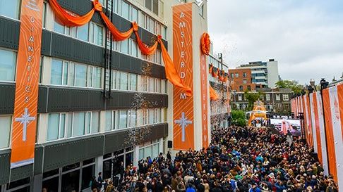 Världs - och kulturmetropolen Amsterdam välkomnar Scientologikyrkan till dess nya hem.