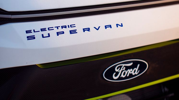 Ford Pro Electric SuperVan 2022 (42)
