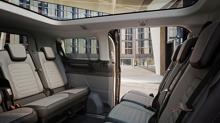 2022_FORD_TOURNEO_TITANIUM_INTERIOR_05-LOW