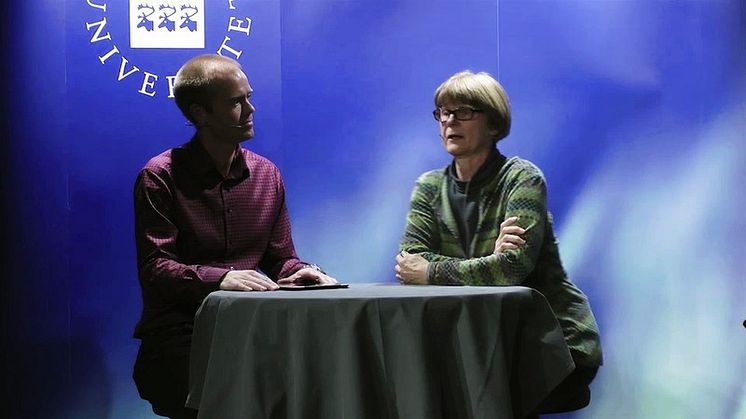 Mattias Lundberg intervjuar Prof.Eva Magnusson på Psykologisk Salong 1 november 2012. #psykologi #umu #umeå