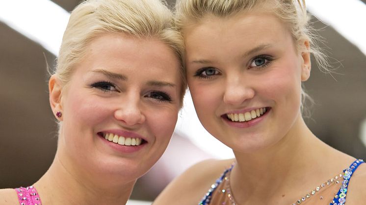 VM-Systrarna Helgesson i topp i Elitseriefinalen i konståkning