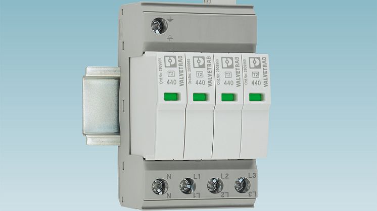 Surge protection with 4+0 circuit