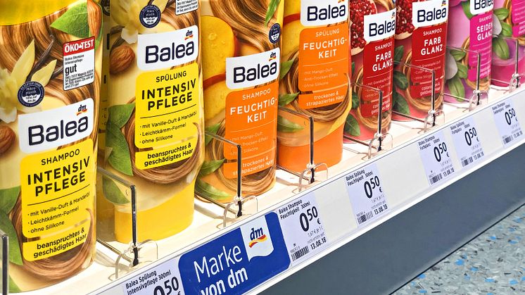Die dm-Marke Balea blickt auf ihre nun 25-jährige Erfolgsgeschichte zurück: Heute bietet das Sortiment mehr als 600 Produkte.