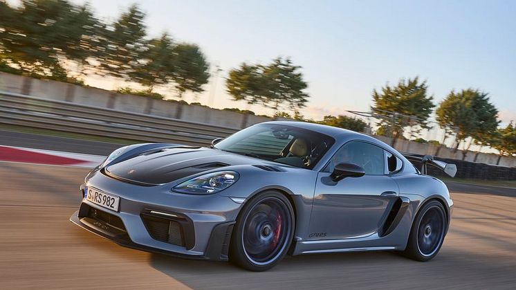 718 Cayman GT4 RS.jpeg