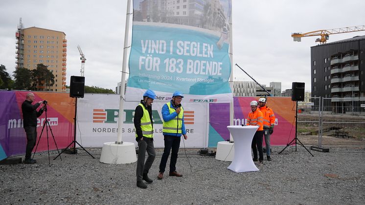Mimer och Peab hissade segel som symbolisk handling för byggstarten av 183 nya bostäder i Västerås.
