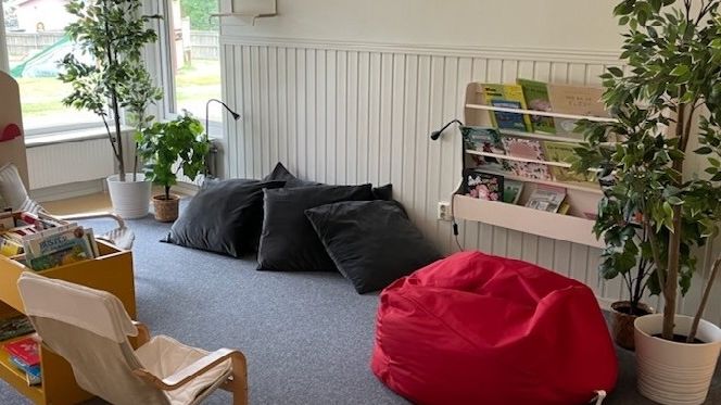 Stimulerande läsmiljöer växer fram på Ronneby kommuns förskolor - här syns Ekorrens förskolas egna bibliotek.