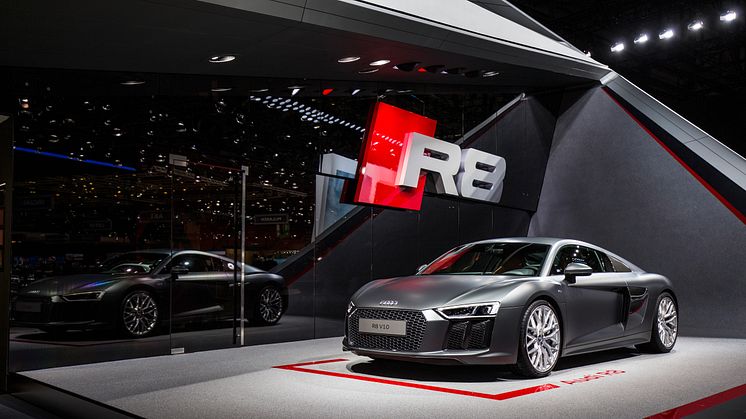 The new Audi R8 V10 on the Geneva Motorshow 2015 (front)