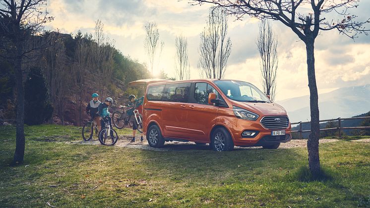 Zdokonalený velkoprostorový Ford Tourneo Custom k objednání od dubna 2019