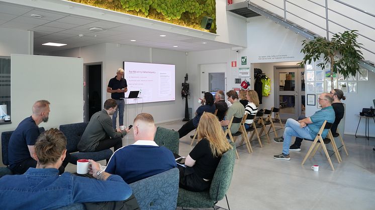 Townhallmöten: så håller du stormöten enkelt och proffsigt med smart teknik!