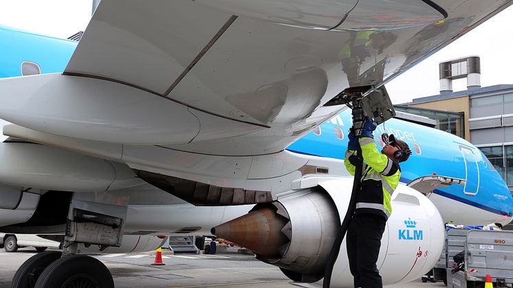 Under 2016 genomförde KLM en serie flygningar på bioflygbränsle mellan Oslo och Amsterdam. 