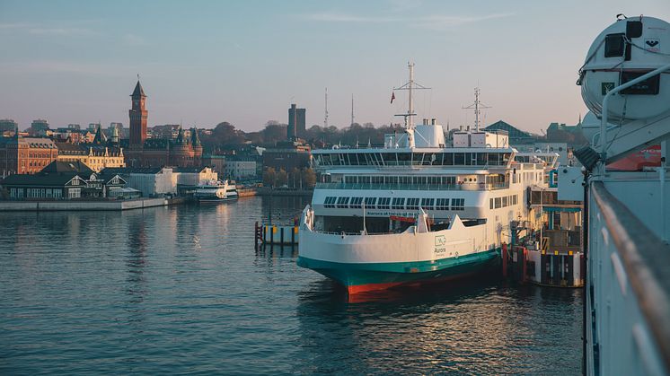 Danmark har infört strängare reserestriktioner för de svenska resenärerna. ForSea seglar dock vidare och upprätthåller därmed seglatsen för personal inom sjukvårdssektorn, övriga jobbpendlare och frakttrafik, men också för mer lustfyllt resande. 