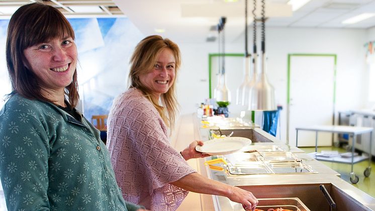 Miljösamordnaren Susanne Bergström och hälsoutvecklaren Cecilia Hellberg var två av personerna som planerade landstingets hållbarhetsvecka.