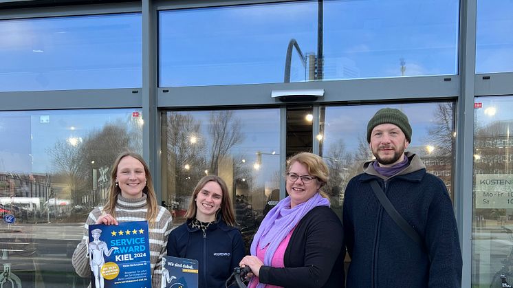 Die erste Gewinnerin beim Kieler Service Award gibt es bereits. Britta Janzen hat das E-Lastenrad, zur Verfügung gestellt von Küstenrad, gewonnen!