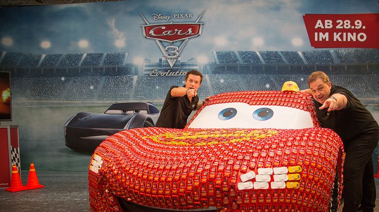 Dieser einzigartige Lightning McQueen ist ein echter Hingucker und wurde in 100 Stunden ausschließlich per Handarbeit von Mattel erstellt.