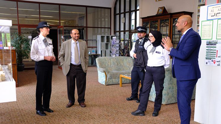 Deputy Commissioner Dame Lynne Owens, Dr Ahmad Al-Dubayan and officers at the London Central Mosque