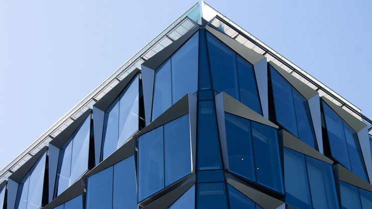 3D surfaces can notably improve window energy performance, while reducing material use and environmental impact. 