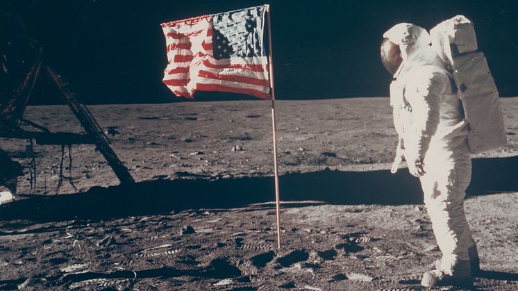 74 originale NASA-fotografier af månekapløbet kommer på auktion hos Bruun Rasmussen den 9. marts til en samlet værdi på 1,5 mio. kr.