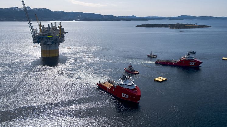 DOF vessels Skandi Vega and Skandi Iceman involved in a complex offshore operation (Photo courtesy of Equinor, by Espen Roennevik, Roar Lindefjeld)
