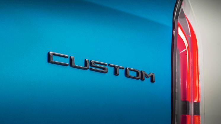 Ford E-Transit Custom Sport Digital AquaBlue (3)