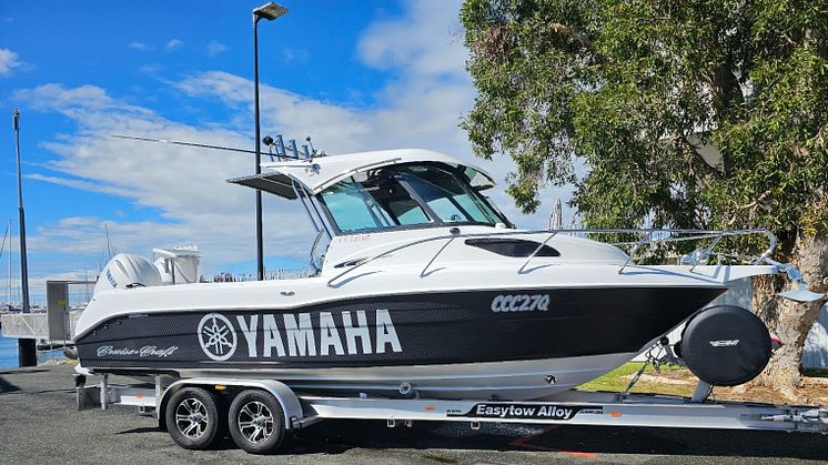 Yamaha Test Boat with VETUS A BOW PRO 301, 30kgf, 12V, for 110mm tunnel