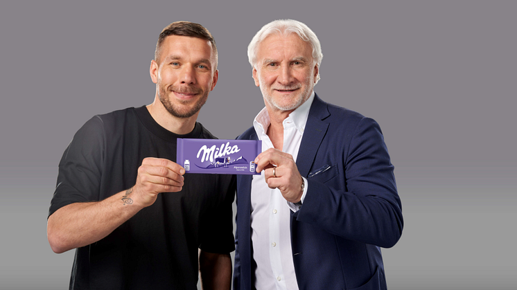 Weltmeisterliche Unterstützung: Lukas Podolski und Rudi Völler sind die neuen Milka Botschafter 