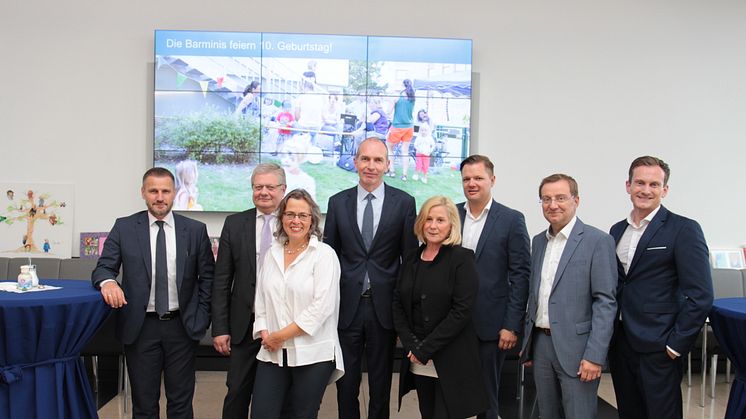 Kai Völker (Barmenia), Bernhard Glombitza (Barmenia), Ulrike Rüß (Barmenia), Dr. Andreas Eurich (Barmenia), Dagmar Hamacher (Kita Concept), David Brabender (Kita Concept), Werner Mittelstädt (Barmenia) und Franz Reinartz (Kita Concept) v.l.