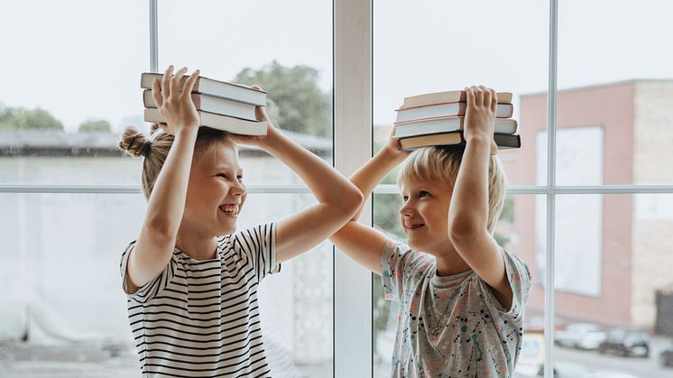 Wie gut Schülerinnen und Schüler lernen hängt besonders von ihren Schulbüchern ab