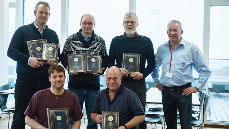 Søren Philip Sørensen from Handelsflådens Velfærdsråd (standing right) was in Esbjerg to hand over the awards to the prize winning ESVAGT vessels.