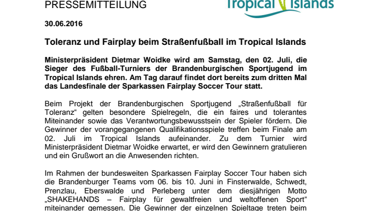 Toleranz und Fairplay beim Straßenfußball im Tropical Islands