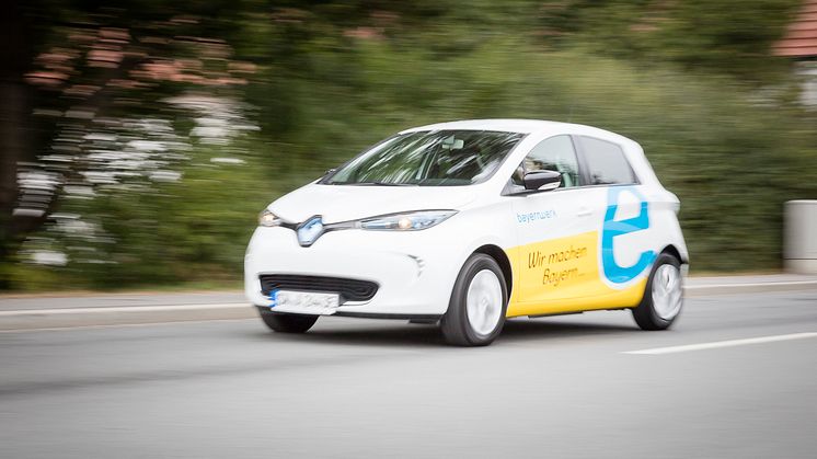 Mit seinen neues E-Autos will das Bayernwerk Elektromobilität im Alltag erfahrbar machen.