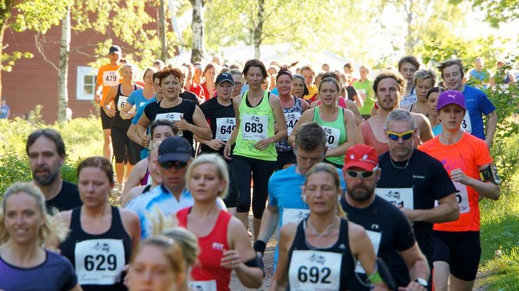 Kinnekulle Trail Run arrangeras i år samtidigt som en sprintorienteringstävling i Hällekis