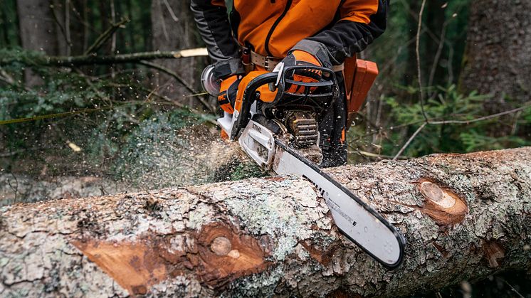 STIHL SLIPPER MS 400 C-M I NORDEN – VERDENS FØRSTE MOTORSAG MED MAGNESIUMSTEMPEL