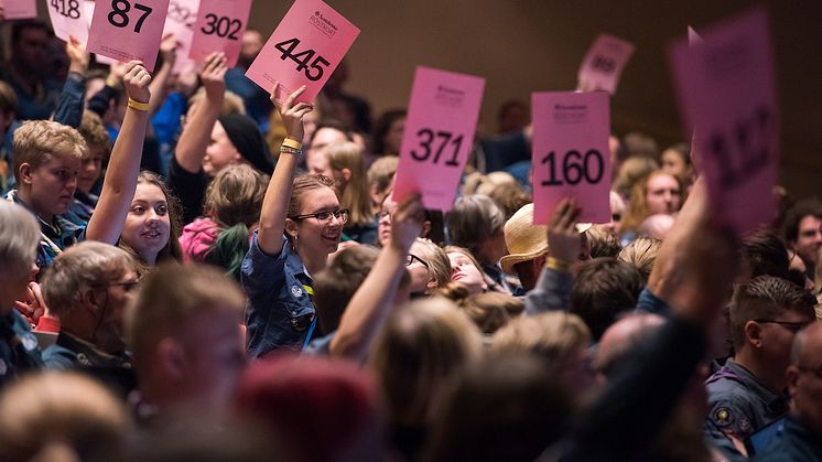 Unga ombud som röstar i Scouternas stämma 2018. Scouternas stämma, Demokratijamboree, hålls vartannat år. I år hålls hela arrangemanget digitalt. Foto: Nathalie Malic