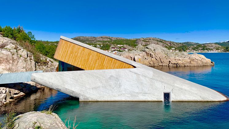 Den arkitekttegnede undervandsrestaurant 'Under' i Norge.