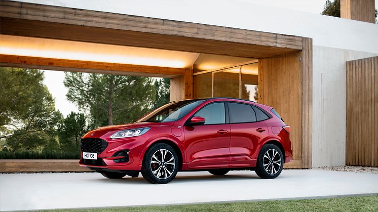 Ny Ford Kuga i bredt hybridudvalg til priser fra 280.090 kroner