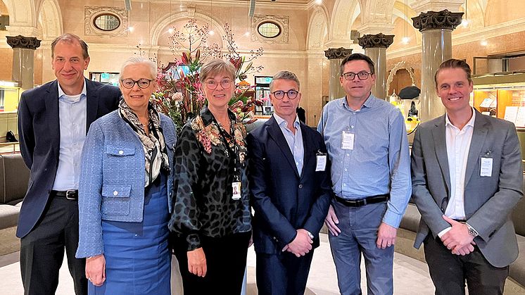 Fr v: Jacob Lamberg, Caroline Drabe, Ulrika Heie (trafikutskottets ordförande) Lars Bergmark, Peter Bryntesson och Richard Andermyr.