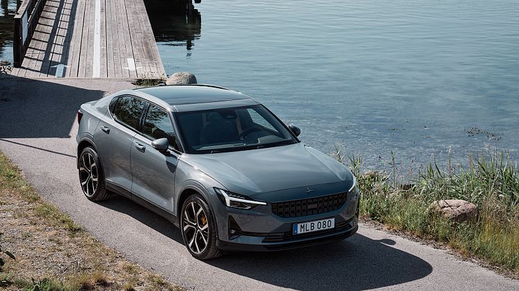 Hertz först i världen med att introducera Polestar 2 i sin hyrbilsflotta