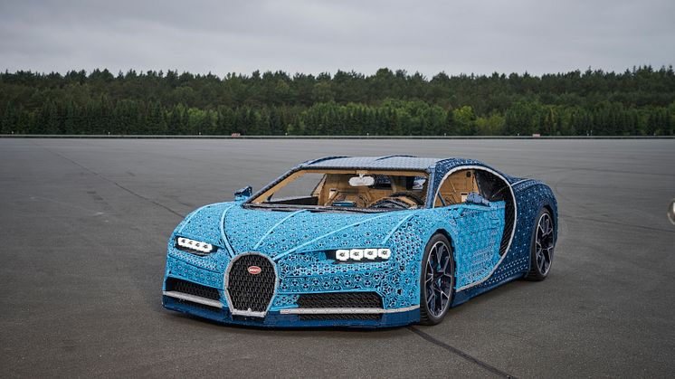 En Bugatti Chiron byggd helt i LEGO® Technic™ bitar