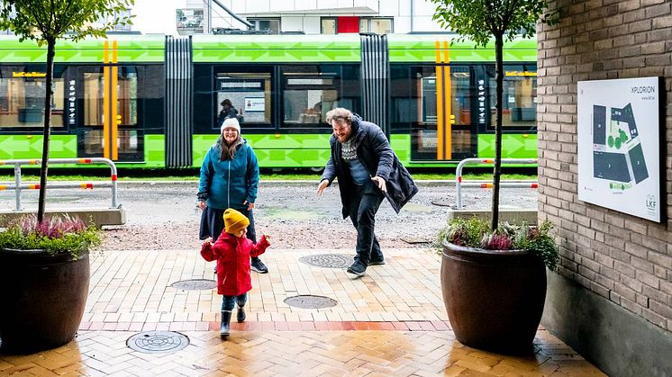 Att 40 000 Brunnshögsbor inte äger en egen bil ger ytor som kan användas till parker, mötesplatser och hem.